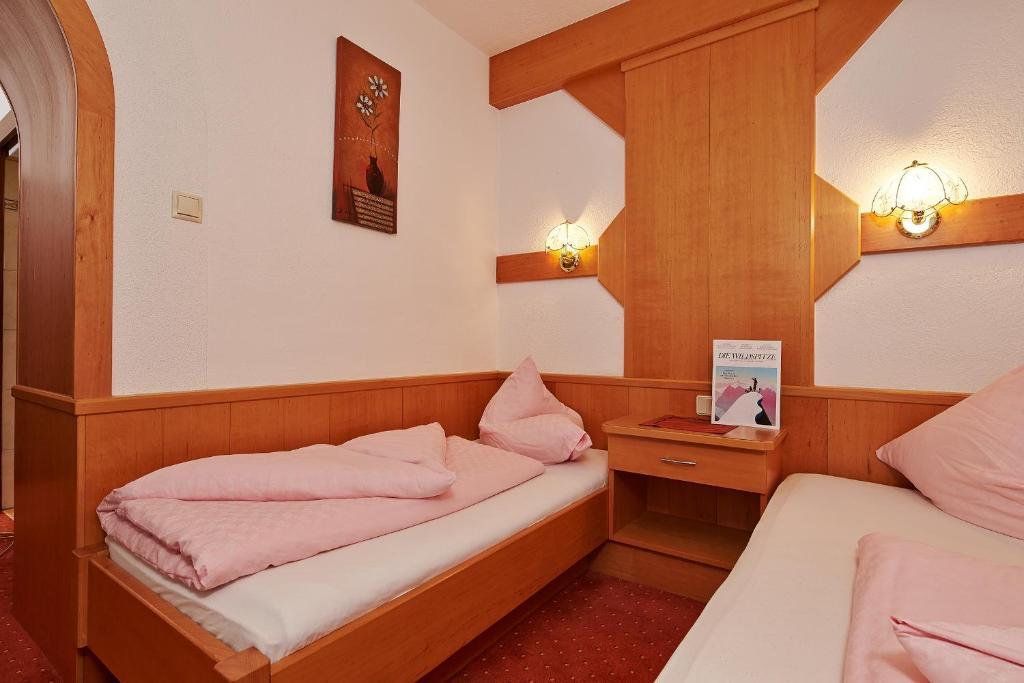 Fremdenpension Alpenruhe Sölden Chambre photo